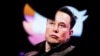 U mejlu koji je poslao zaposlenima Musk je napisao da će zaposleni "morati da budu izuzetno tvrdokorni" da bi napravili "Twitter 2.0" i da će za uspeh biti potrebni dugi sati rada visokog intenziteta.