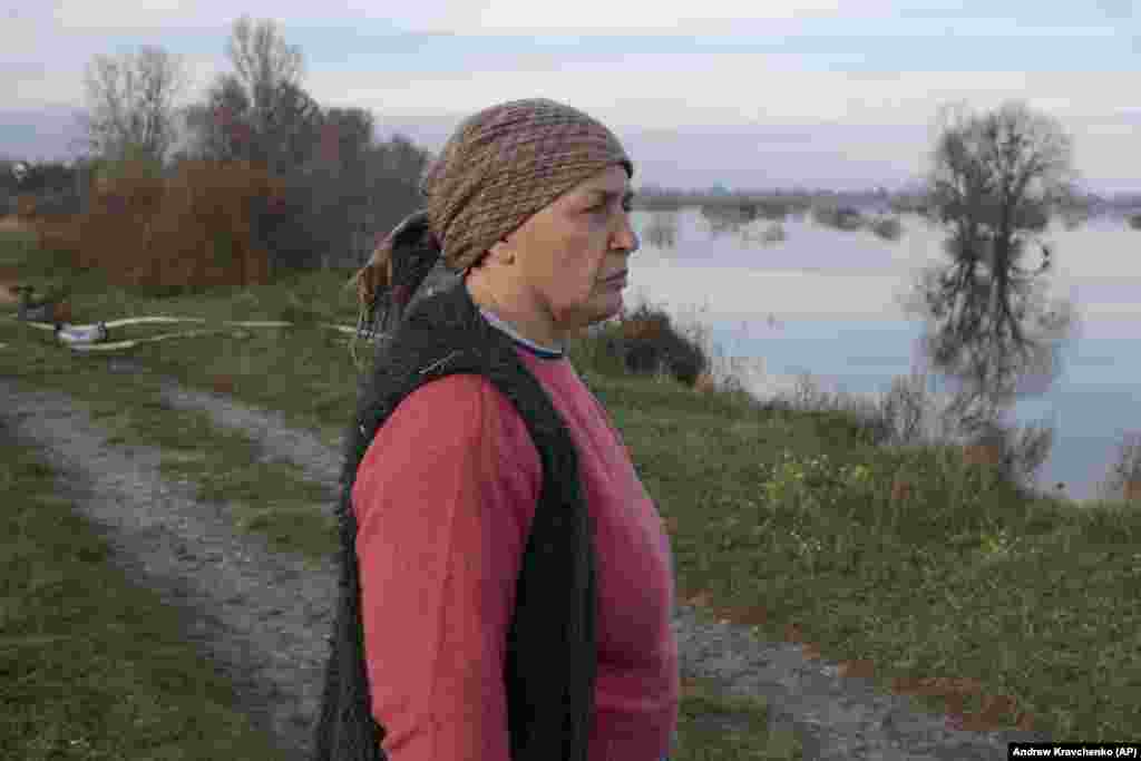 &bdquo;Чувствам се депресирана - има вода навсякъде около и под къщата ми&ldquo;, каза жителката на Демидив Тетяна Самойленко. &bdquo;Не виждам много промяна за в бъдеще.&ldquo;