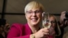 Nataša Pirc Musar slavi posle pobede u drugom krugu predsedničkih izbora u Sloveniji, 13. novembra 2022.