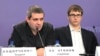 Владимир Харитонов и исполнительный директор Лиги безопасного Интернета Денис Давыдов.