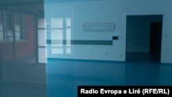 Sallë në aneksin e ri të Klinikës Ortopedike.