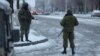 Озброєні люди на вулиці Луганська, 22 листопада 2017 року