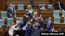 Përleshjet në Kuvendin e Kosovës më 13 korrik 2023.