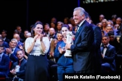 Schmitt Pál életműdíjat kap az Év sportolója 2023 gálán, mellette Novák Katalin