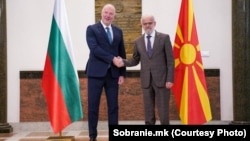Predsjednik Skupštine Sjeverne Makedonije Talat Džaferi i predsjednik Narodne skupštine Bugarske Rosen Željaskov u Skoplju 14. novembra 2023.