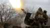 Rusia şi Ucraina se atacă reciproc la frontieră şi evacuează civili