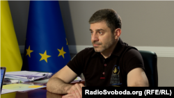 Украинският комисар по правата на човека Дмитро Лубинец каза, че има доказателства, че руската армия екзекутира военнопленници, което представлява военно престъпление. 