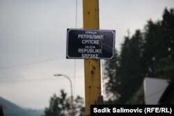 Table su primijećene 13. juna u centru grada.