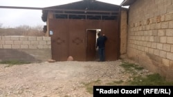 Ulaz u porodičnu kuću Saidakrama Rajabalizode u selu Čamanzor u Tadžikistanu