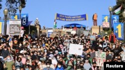 Tüntetők a Los Angeles-i Kaliforniai Egyetemen (UCLA) 2024. május 1-jén