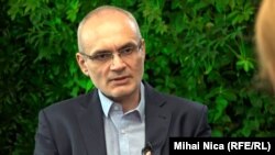 Istoricul și scriitorul, Stejărel Olaru, a publicat cartea „Nadia și Securitatea”, tradusă deja în șase limbi.