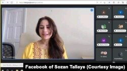 حمیرا قادری نویسنده افغان که انجمن ادبی « سوزن طلایی» را تاسیس کرده و به دختران شیوه های داستاننویسی را آموزش می دهد