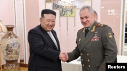 Liderul nord-coreean Kim Jong Un îl întâlnește pe ministrul rus al apărării, Serghei Șoigu, 26 iulie 2023