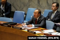 Žang Džun, ambasador Kine pri UN, govori u Savjetu bezbjednosti u New Yorku 15. novembra o rezoluciji koja poziva na postavljanje više humanitarnih koridora u Pojasu Gaze.