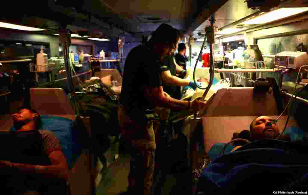 Sa šestokrevetnom jedinicom intenzivne nege i prostorijom za više njih, autobus &quot;Avstriika&quot;, nazvan po preminulom austrijskom dobrovoljcu, do sada je evakuisao skoro 600 ljudi. &nbsp;