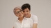 Activiștii LGBT+ Angelica Frolov și Leo Zbanke.