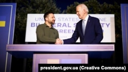 Predsjednik Ukrajine Volodimir Zelenski i američki predsjednik Joe Biden, Italija, 13. jun 2024.