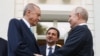 Președintele turc Recep Tayyip Erdogan și președintele rus Vladimir Putin la încheierea discuțiilor de la Soci, Rusia, 4 septembrie 2023.