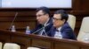 Guvernatorul BNM, Octavian Armașu (dreapta), la audieri parlamentare, 21 decembrie 2023.