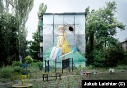 Në Avdijivka ka shumë zona lodrash, por të gjithë fëmijët kanë ikur.