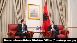 Takimi në Tiranë midis kryeministrit të Kosovës, Albin Kurti, dhe presidentit të Shqipërisë, Bajram Begaj. 