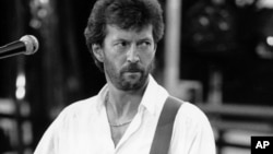 Ерик Клептън на концерта Live Aid във Филаделфия. Юли, 1985 г.