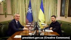 ՆԱՏՕ-ի գլխավոր քարտուղար Յենս Ստոլտենբերգը և Ուկրաինայի նախագահ Վլադիմիր Զելենսկին, արխիվ