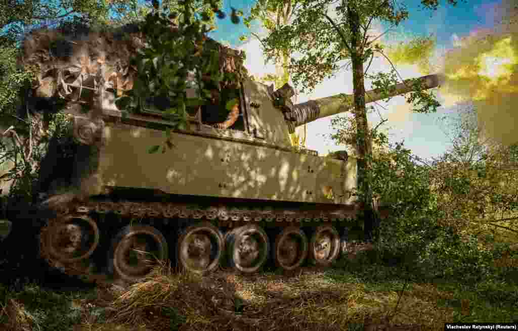 Ukrajinski vojnici ispaljuju samohodnu haubicu M109 prema ruskim položajima. U govoru u Washingtonu 30. juna general Mark Milley je u odbranu napredovanja ukrajinske ofanzive rekao da &quot;ide sporije nego što se predviđalo, ali to me ne iznenađuje&quot;. 