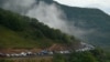 După exod, pace? Etnici armeni refugiindu-se din Nagorno-Karabah în septembrie 2023, când enclava a fost cucerită de azeri. 