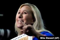 Marjorie Taylor Greene, vorbește la un miting de campanie la 9 martie 2024, în Rome, statul Georgia despre faptul că președintele Camerei Reprezentanților, Mike Johnson, riscă să fie înlăturat.