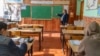 „Nu facem terci din biologie, fizică și chimie și numim asta «Știință»”. Profesorii, împotriva comasării disciplinelor 