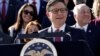 Republicanul Mike Johnson vorbind în fața Capitolului în ziua când a fost ales lider al Camerei Reprezentanților, Washington, SUA, 25 octombrie 2023 (Foto: Reuters).