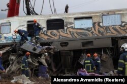 Multe dovezi au fost pur și simplu pierdute în urma deciziei inexplicabile a guvernului grec de a betona locul accidentului.