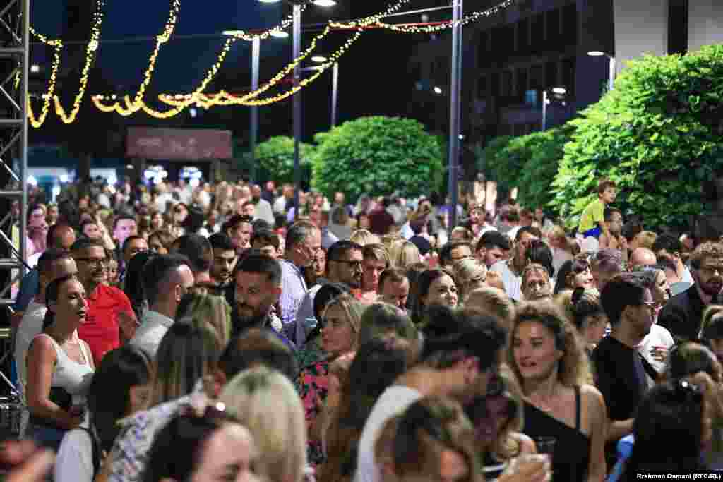 Udhëheqës të festivalit kanë thënë se mënyra e pagesës për ushqime do te jetë "cashless" apo 'pa para në dorë’. Për t'i kryer blerjet gjatë festivalit, për t'i provuar ushqimet, ju do të duhet të mbushni kartelën tuaj të festivalit në stacionin e rimbushjes.
