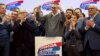 Președintele sârb Aleksandar Vucic sărbătorind victoria la sediul Partidului Progresist Sârb (SNS), Belgrad, la 17 decembrie.