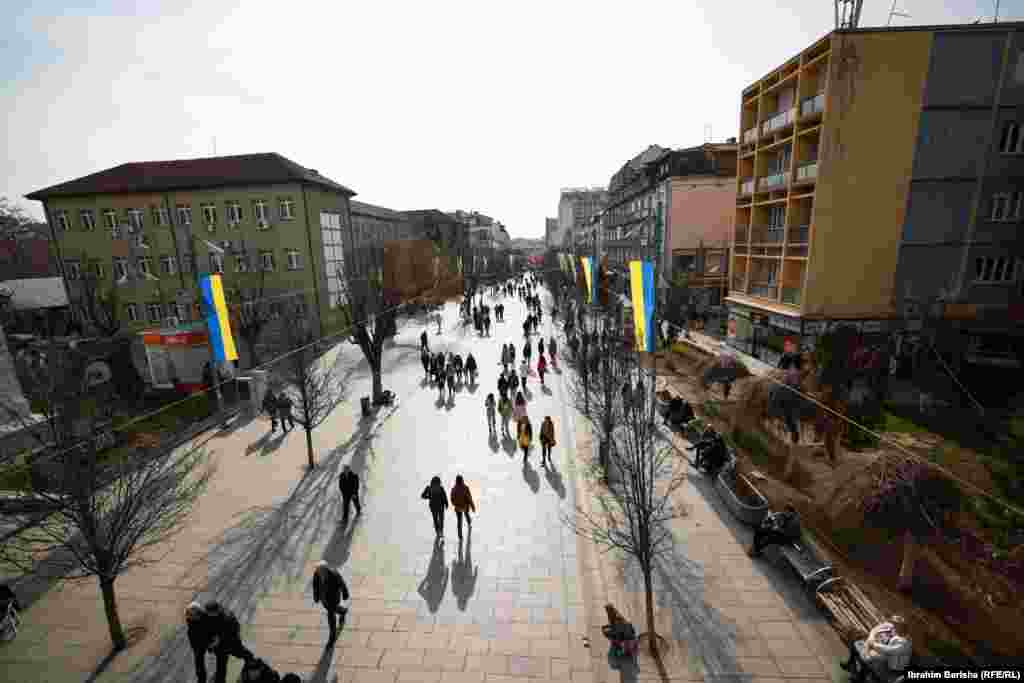 Rusia, si aleate e Serbisë, nuk e njeh pavarësinë e Kosovës dhe Prishtina vazhdimisht ka shprehur frikën se Moska do të tentojë të destabilizojë Ballkanin Perëndimor dhe të nxisë tensione midis Kosovës dhe Serbisë. 