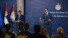 Presidenti i Serbisë, Aleksandar Vuçiq dhe ndihmëssekretari amerikan i Shtetit për Evropën dhe Euroazinë, James O’Brien. Fotografi nga arkivi. 