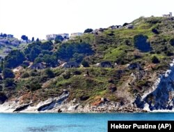 Ishulli i Sazanit.