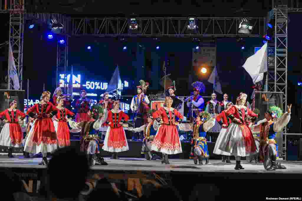 Një juri profesionale do të vlerësojë artistët për interpretimin e tyre. 