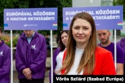 A Momentum Donáth Annával aláírásgyűjtést indított a Széll Kálmán téren az oktatásért 2023. június 7-én