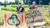 Fémkereskedők tüntetnek a koncessziós rendszer ellen a MOL-székház előtt 2023. július 14-én. (Képünk illusztráció)