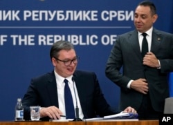 Fotografi arkivi: Presidenti i Serbisë, Aleksandar Vuçiq, dhe zëvendëskryeministri i Serbisë, Aleksandar Vulin.