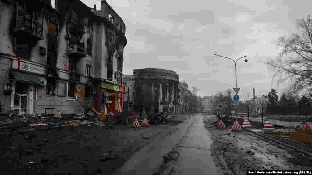 Центарот на Бахмут, во регионот Доњецк, фотографиран на 25 февруари 2023 година.