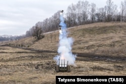 Një mjet pa pilot për vendosjen e minave testohet në rajonin e Rusisë, Belgorod, 1 prill.