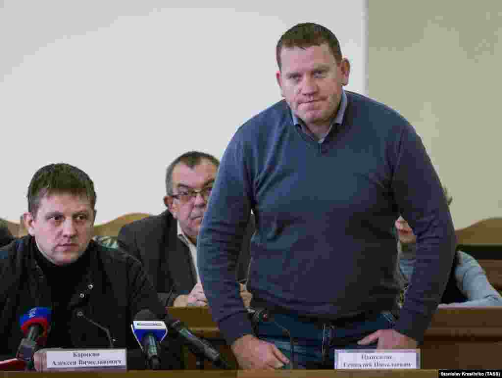 Геннадий Цыпкалов, 1973-2016. Цыпкалов родился в Ростовской области России. Переехал с семьей в Луганскую область Украины в советское время, работал на разных предприятиях, в том числе был водителем грузовика. Некоторое время он занимал пост главы сепаратистского образования &laquo;Луганская народная республика&raquo;. Украинцы считали его одним из самых рациональных сепаратистов, умевших держать свое слово при заключении соглашений о прекращении огня. В сентябре 2016 года его задержали по обвинению в попытке государственного переворота и устранения сепаратистского руководства &laquo;ЛНР&raquo;. Он умер в тюремной камере. Сепаратистские власти заявили, что Цыпкалов покончил с собой, осознав &laquo;глубину своих преступных действий&raquo;