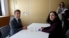 Presidentja e Kosovës, Vjosa Osmani gjatë një takimi me presidentin francez, Emmanuel Macron, në Granada, Spanjë, 5 tetor 2023.