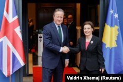 Ministrja e Jashtme e Kosovës, Donika Gërvalla, dhe sekretari i Jashtëm britanik, David Cameron, në Prishtinë, më 04 janar 2024.