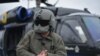 Украински пилот на американски хеликоптер "Блек Хоук". 