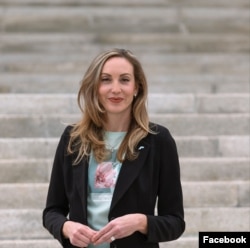 Öreg Anna 2020 óta vezeti a párt újvidéki szervezetét