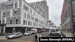 Spitali ku janë pranuar nxënësit e plagosur nga sulmi në një shkollë në Beograd.